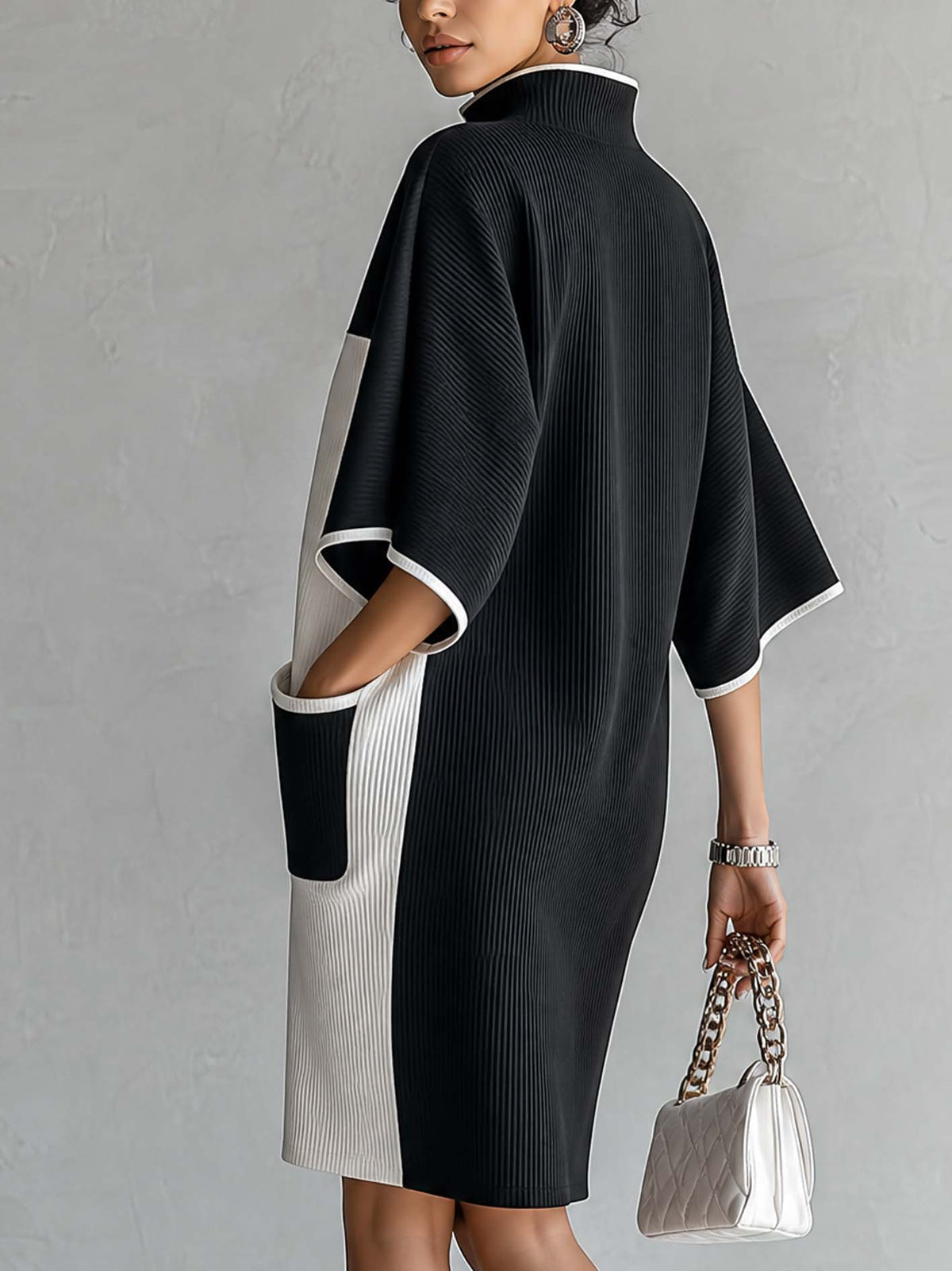 Robe midi dégradé noir et blanc avec manches chauve-souris