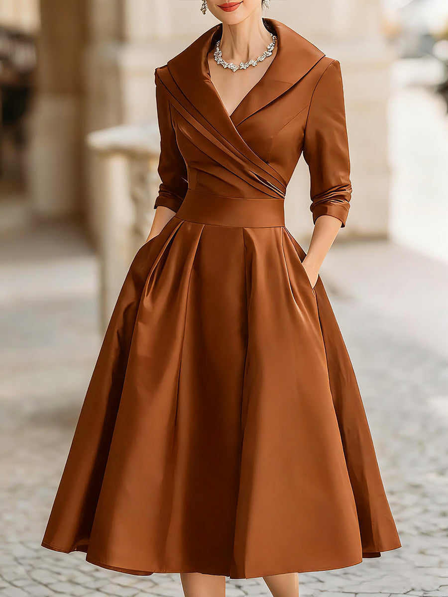 Robe Midi A-ligne en Satin Noir Élegante à Col V Plissé