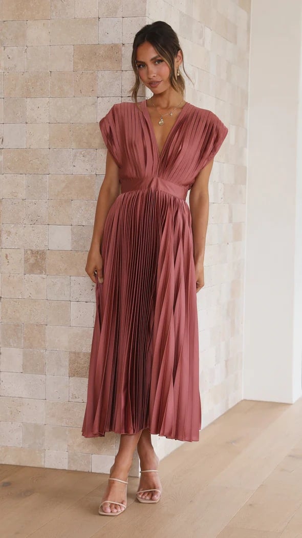 Robe Midi Fluide en Satin Pliée à Col en V Élégante