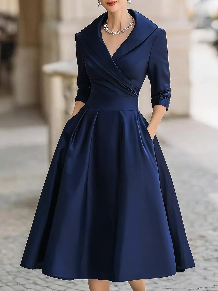 Robe Midi A-ligne en Satin Noir Élegante à Col V Plissé