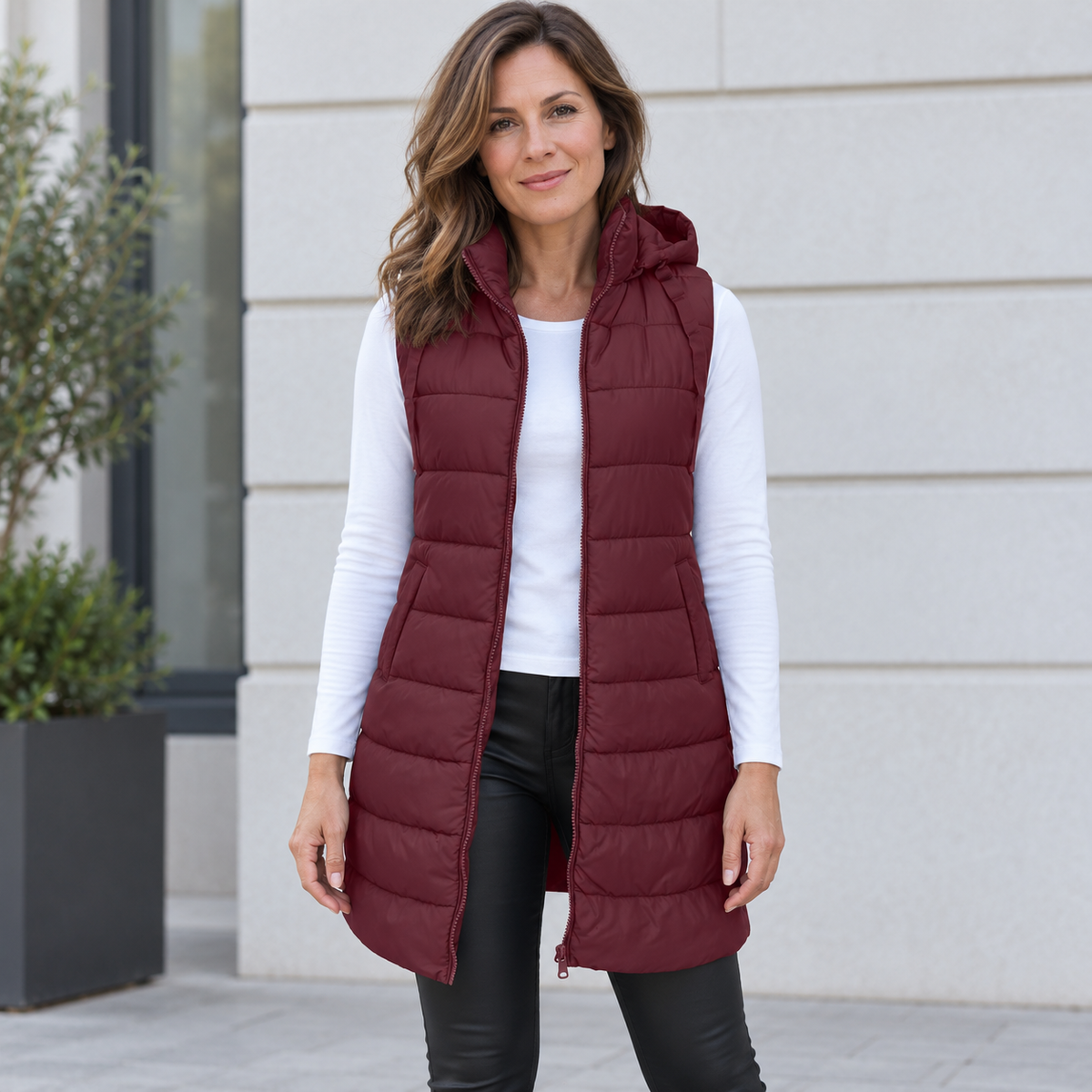 VIDAL BORDEAUX | GILET LONG MATELASSÉ À CAPUCHE POUR FEMMES