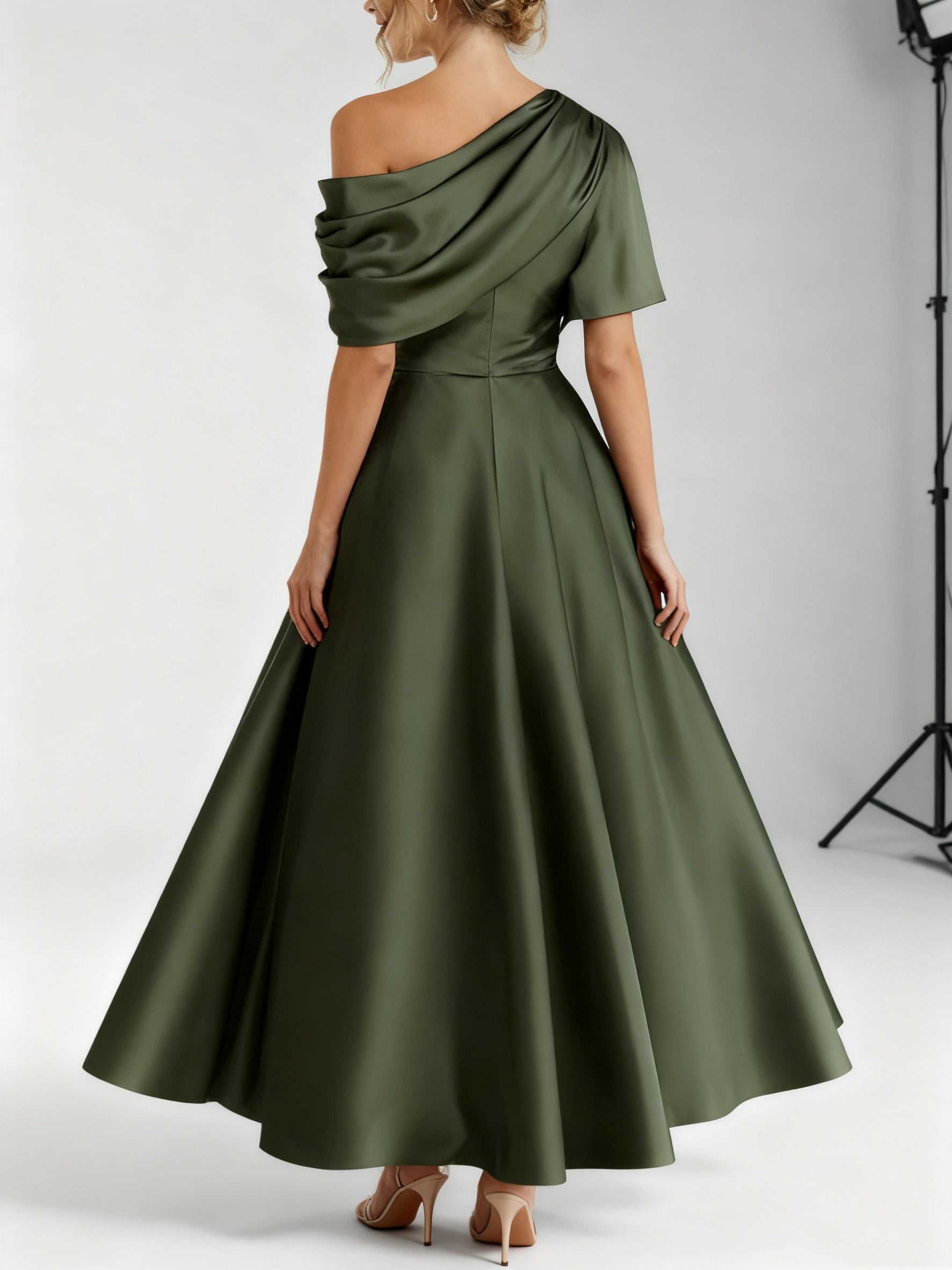 MOREAU LYON | ROBE TRAPÈZE EN SATIN POUR FEMME