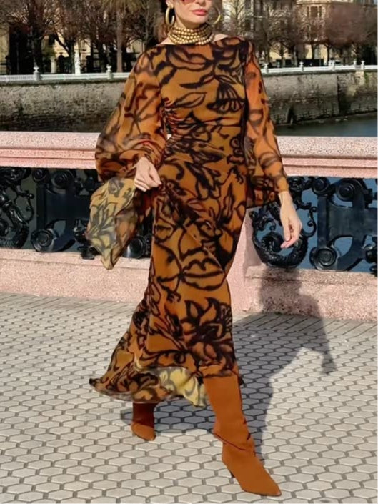 Robe longue brune avec imprimé et manches larges