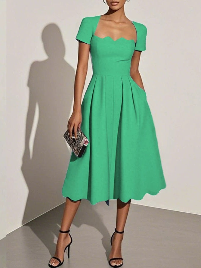 Robe Midi A-Ligne Noire Asymétrique Classique à Encolure Carrée à Manches Courtes