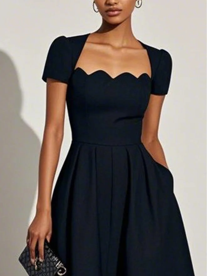 Robe Midi A-Ligne Noire Asymétrique Classique à Encolure Carrée à Manches Courtes
