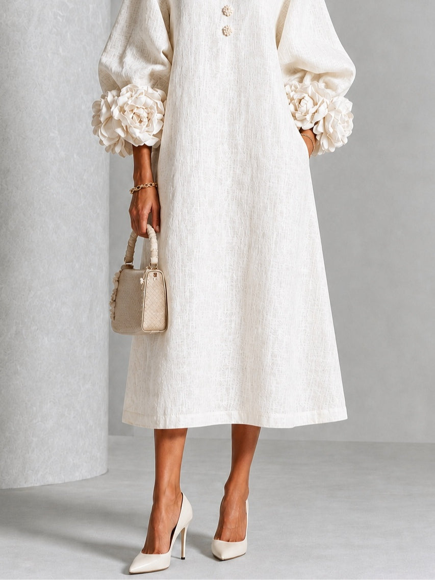 Robe Midi Fleurie Blanche Avec Des Manches Fleuries Étonnantes