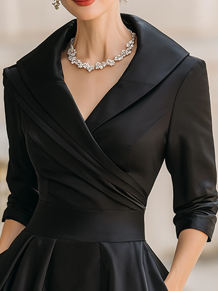 Robe Midi A-ligne en Satin Noir Élegante à Col V Plissé