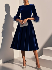 Robe Midi en Velours Bleu Foncé avec Finition en Plume et Col Rond, Manches Courtes, Silhouette en A