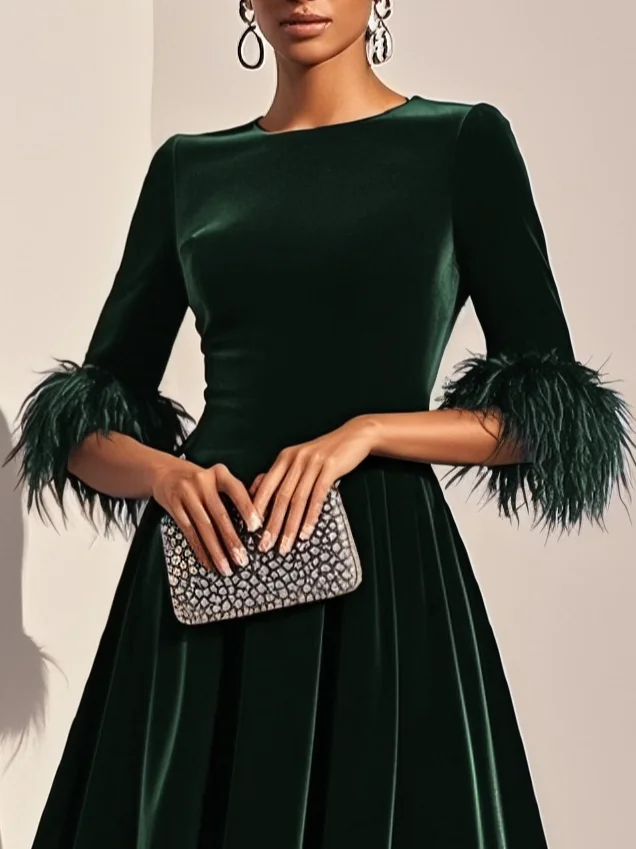 Robe Midi en Velours Bleu Foncé avec Finition en Plume et Col Rond, Manches Courtes, Silhouette en A