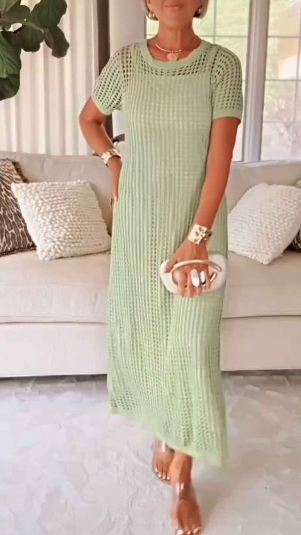 Robe Élégante à Encolure Bateau et Détails Creux