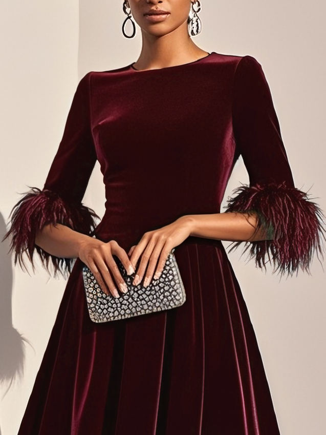 Robe Midi en Velours Bleu Foncé avec Finition en Plume et Col Rond, Manches Courtes, Silhouette en A