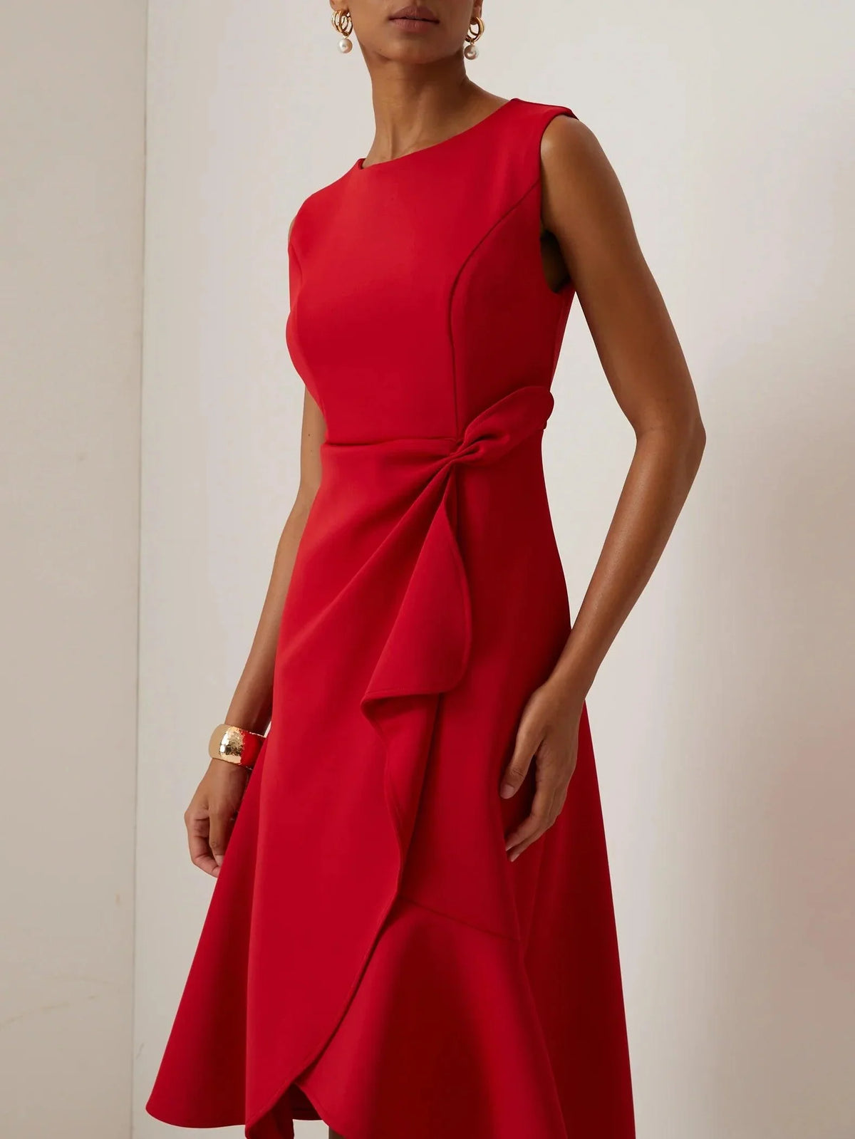 Robe Midi Élegante Sans Manches Rouge avec Torsion à la Taille pour le Jour et la Nuit