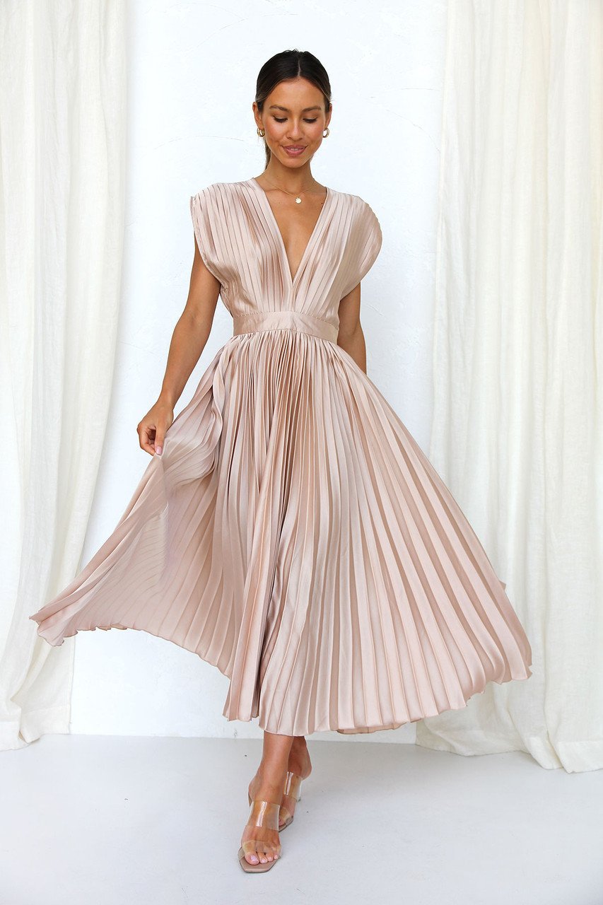 Robe Midi Fluide en Satin Pliée à Col en V Élégante